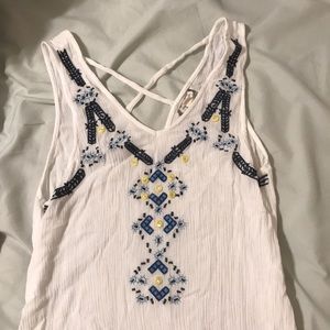 White cute tank top with back detail that ties